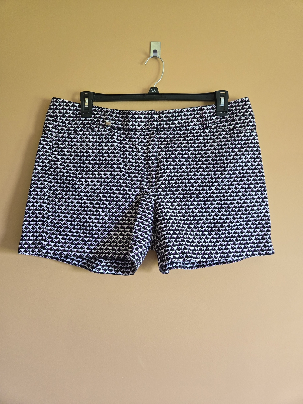 WHBM Pink Purple Black & White Geometric Print Shorts